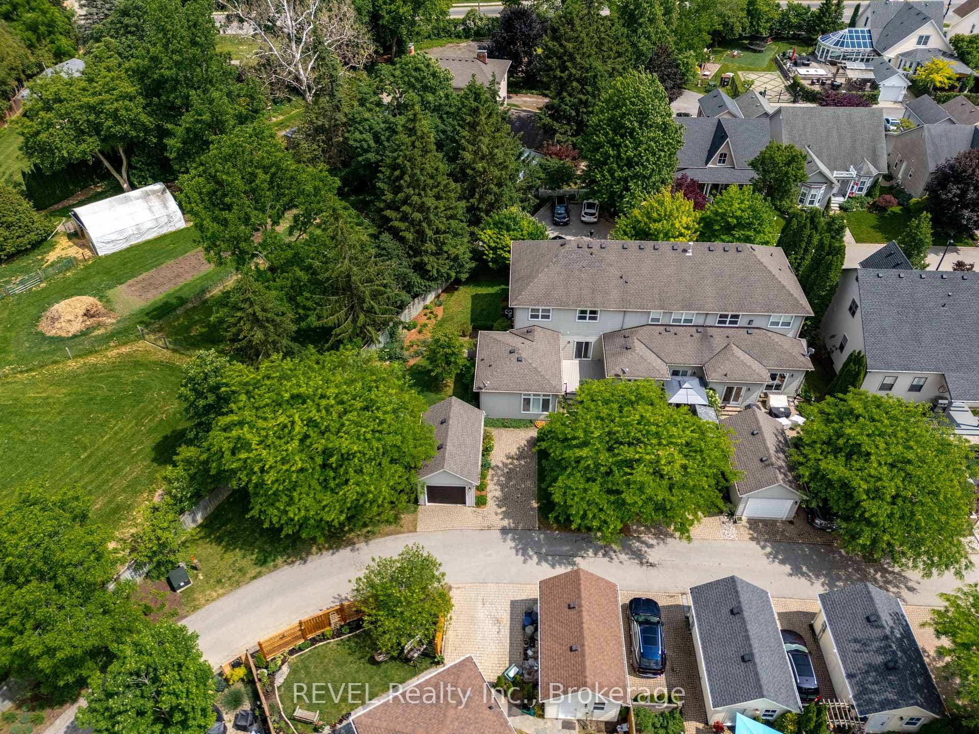 54 Kirkwood Drive photo 42