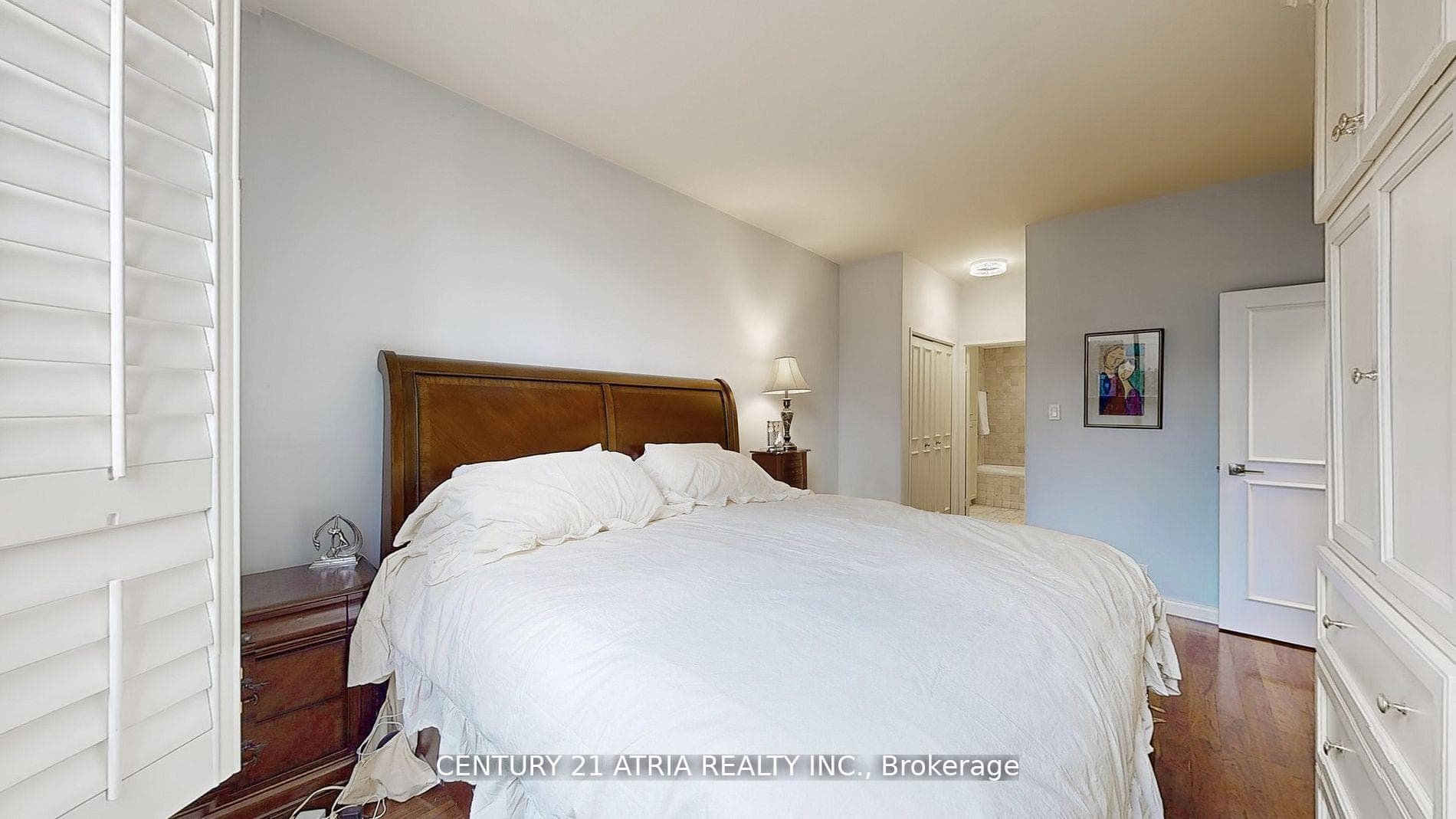 350 Lonsdale Road Unit 102 photo 17
