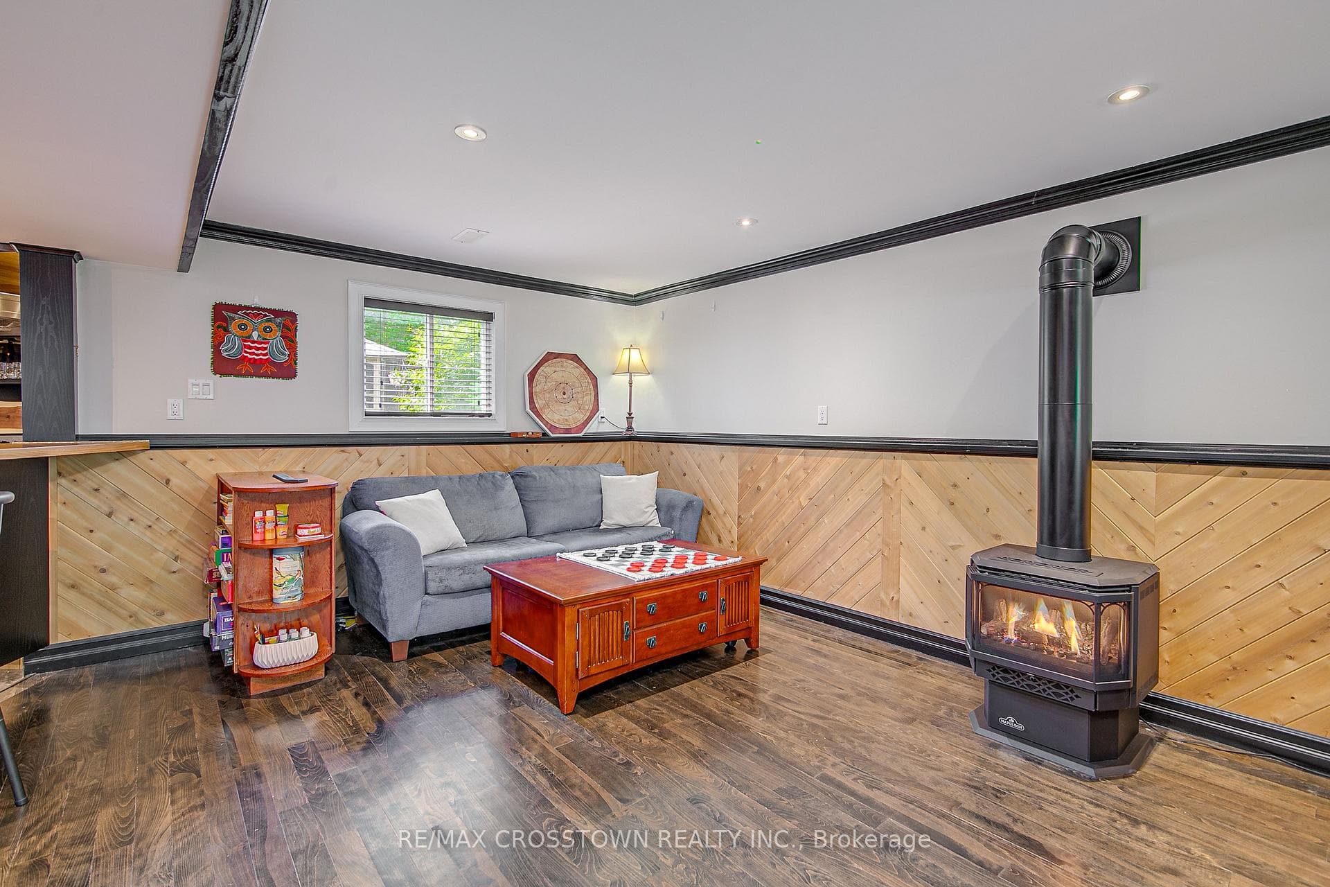 675 James Street photo 27