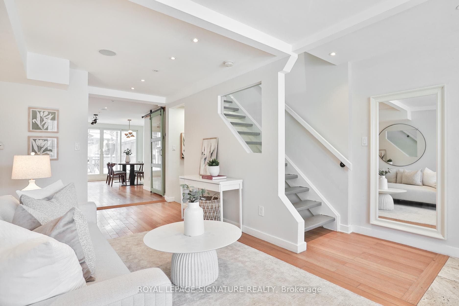 37 Rhodes Avenue photo 5