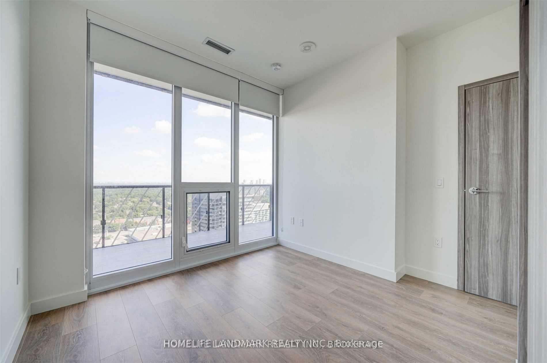 95 Mcmahon Drive Unit 2710 photo 10