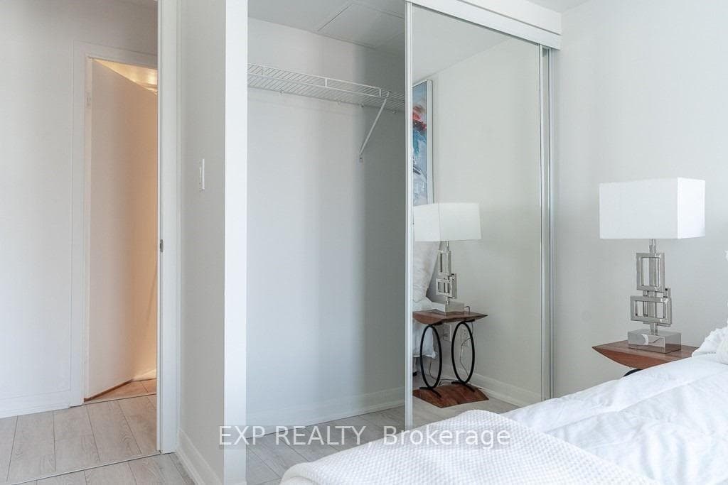 210 Victoria Street Unit 4112 photo 17