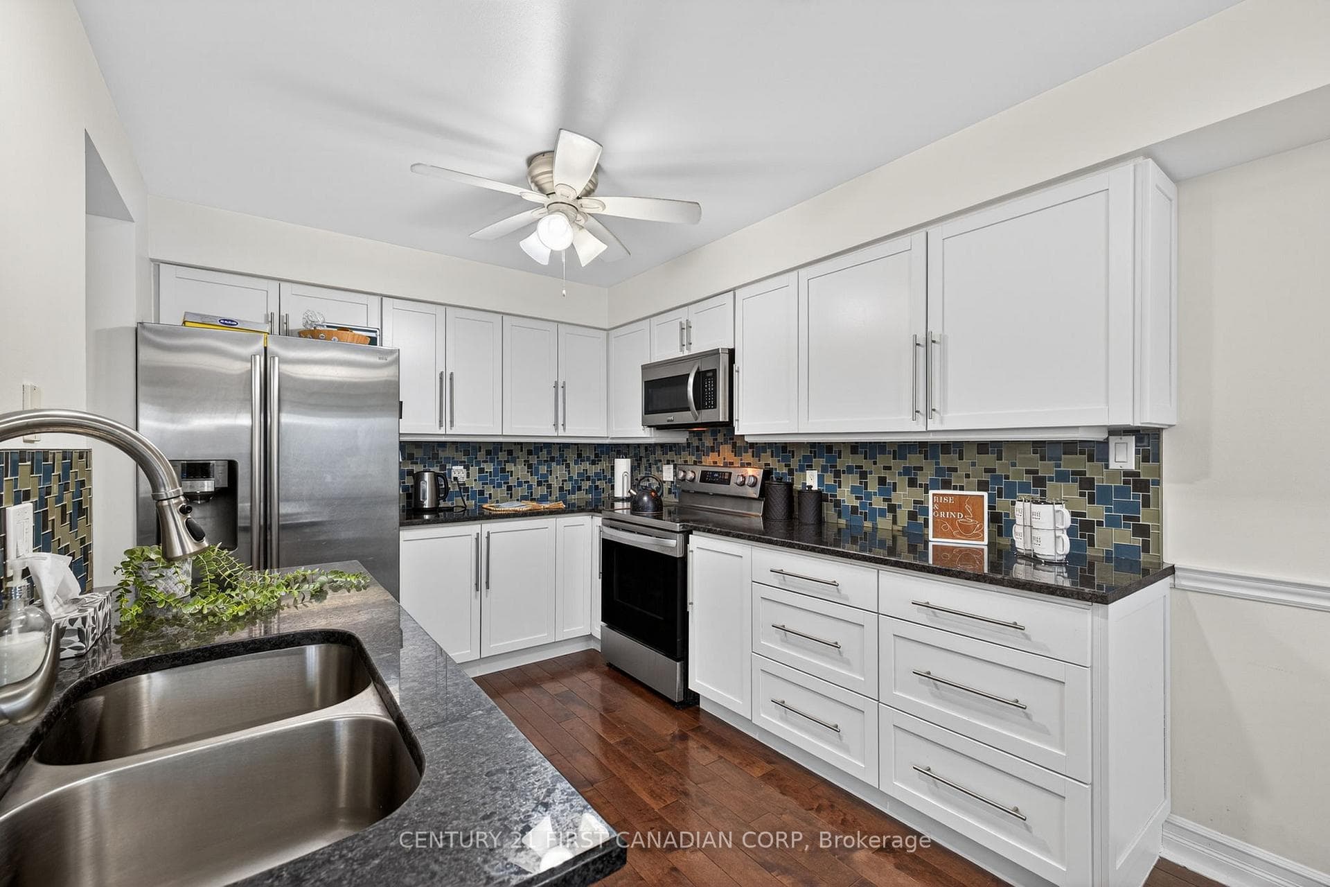 875 Homeview Court photo 17