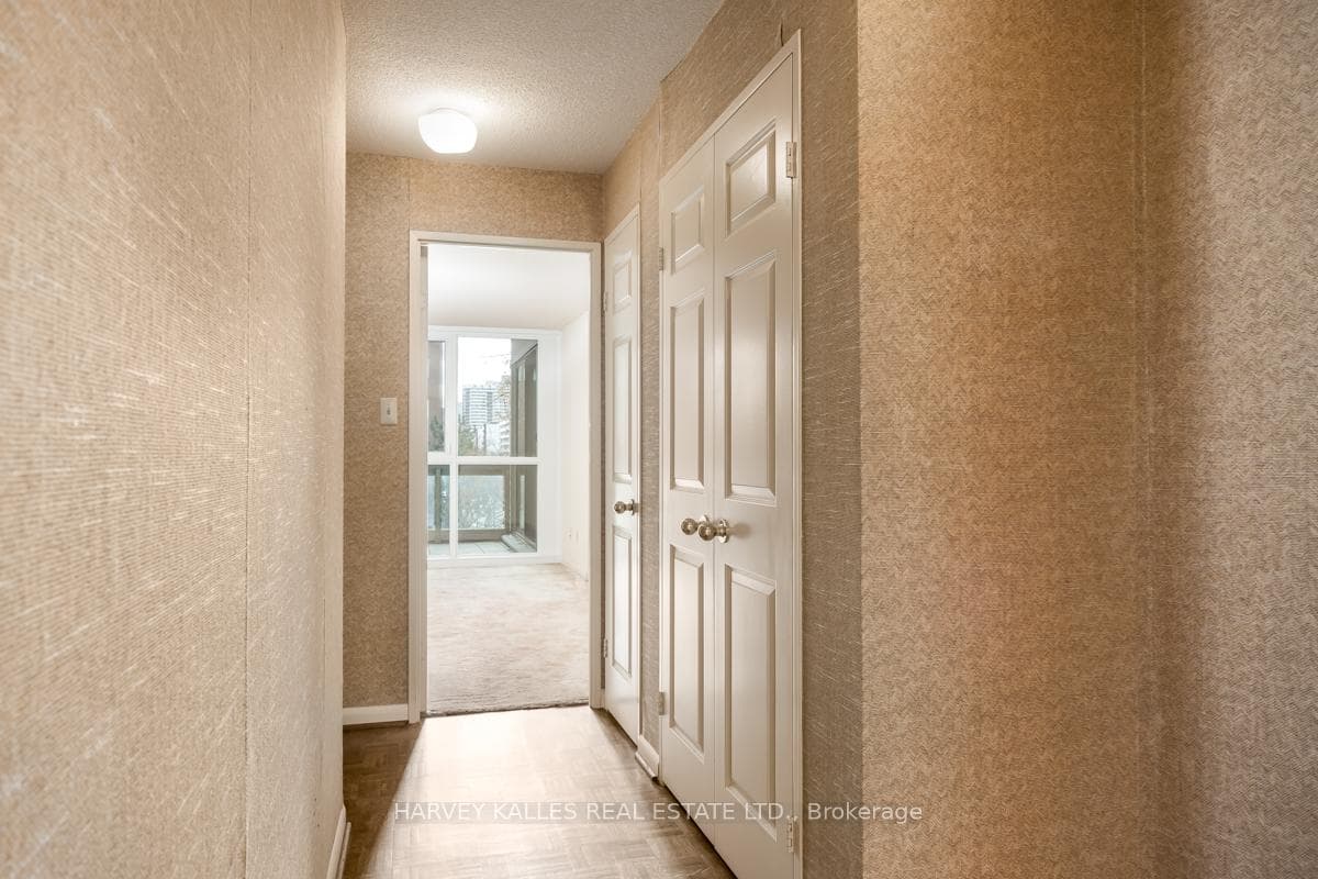 278 Bloor Street Unit 601 photo 16