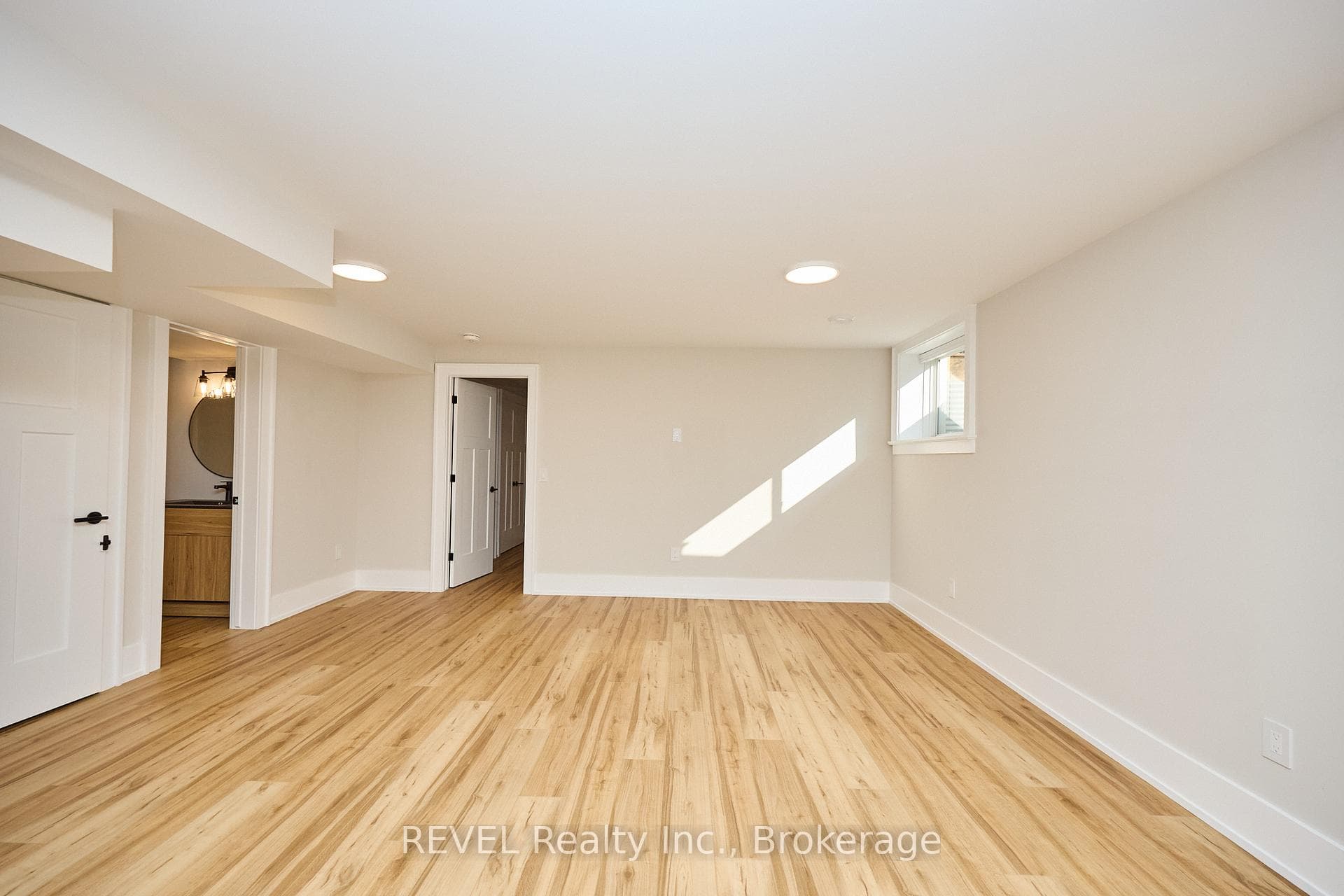 Lower level in law suite