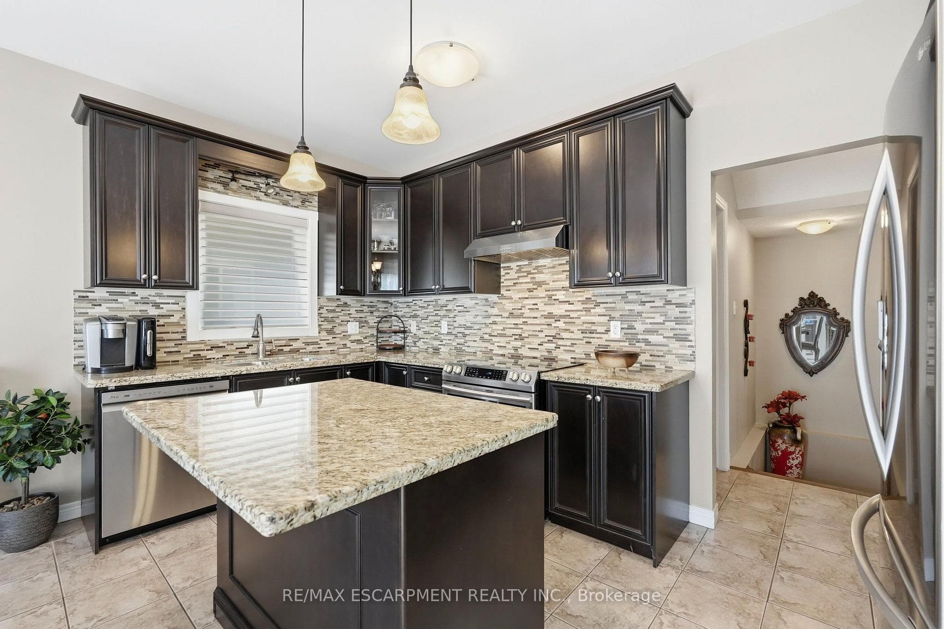 1332 Baseline Road photo 10