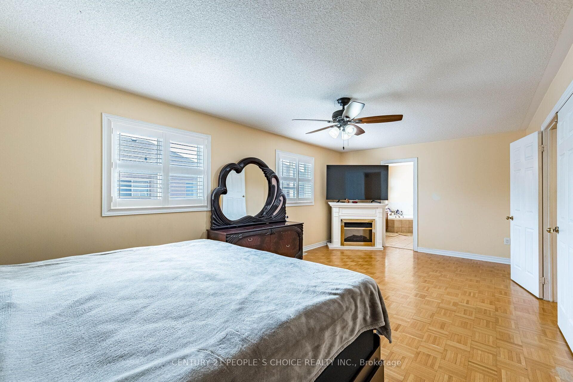 233 Vellore Avenue photo 18