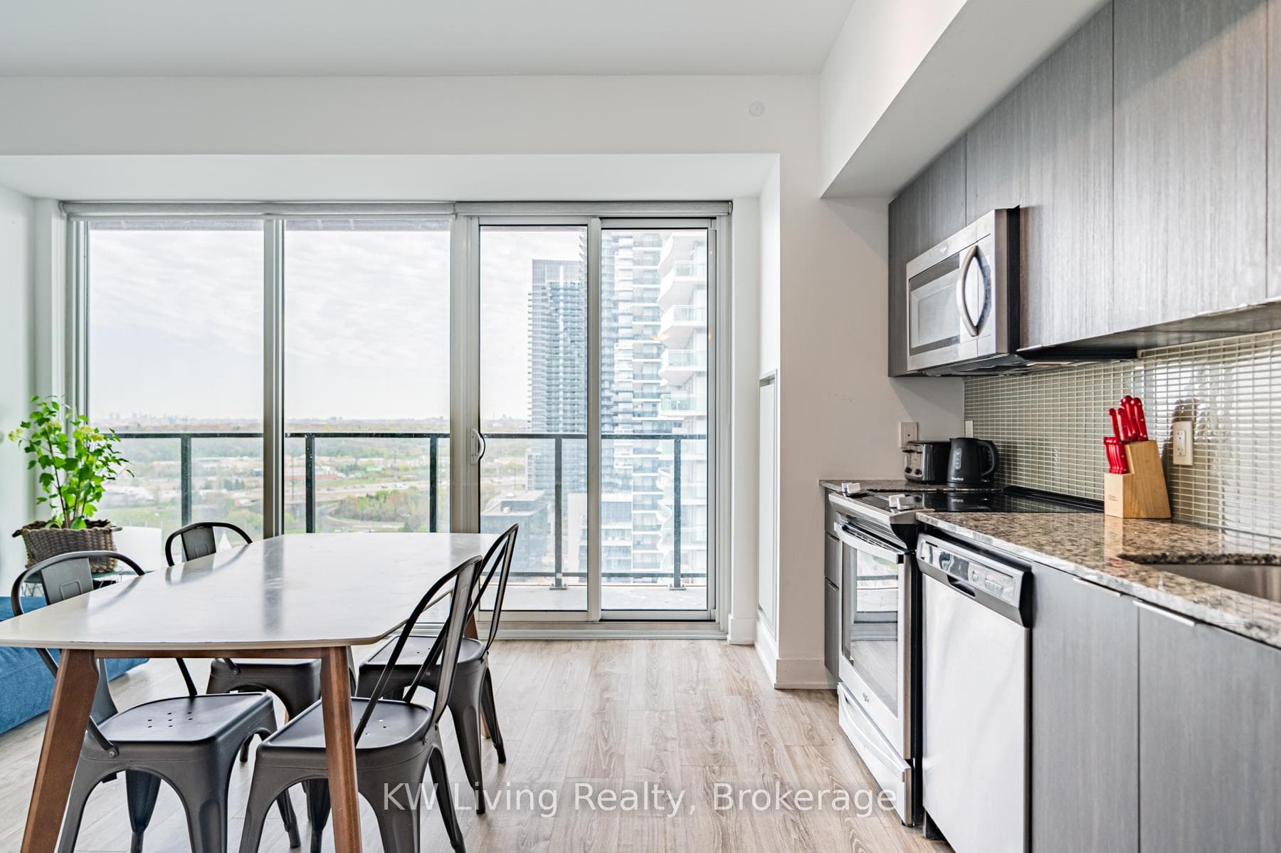 30 Shore Breeze Drive Unit 1713 photo 8