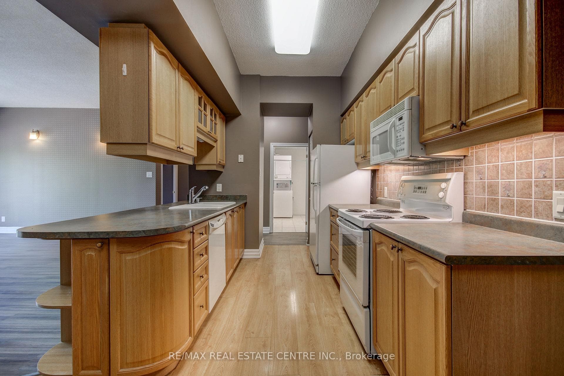 24 CHAPEL Street Unit PH 8 photo 8