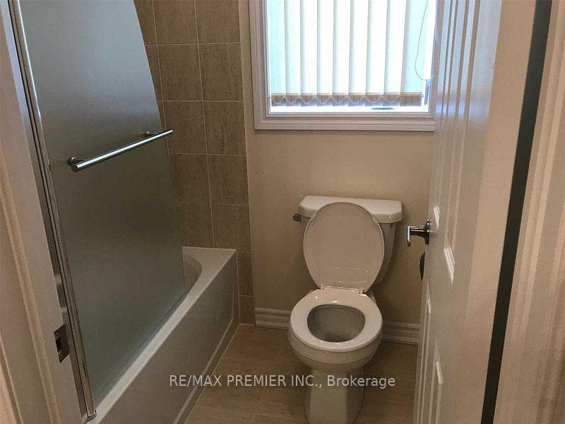1165 Peelar Crescent photo 22