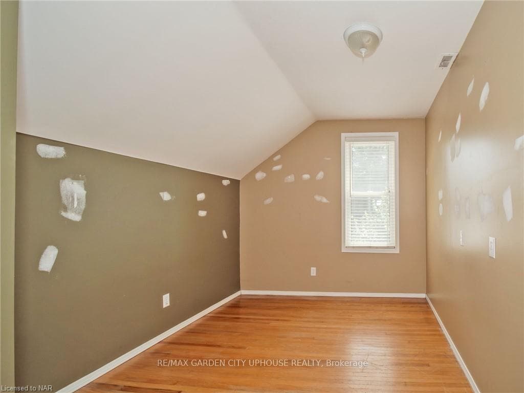247 RUSSELL Avenue photo 13