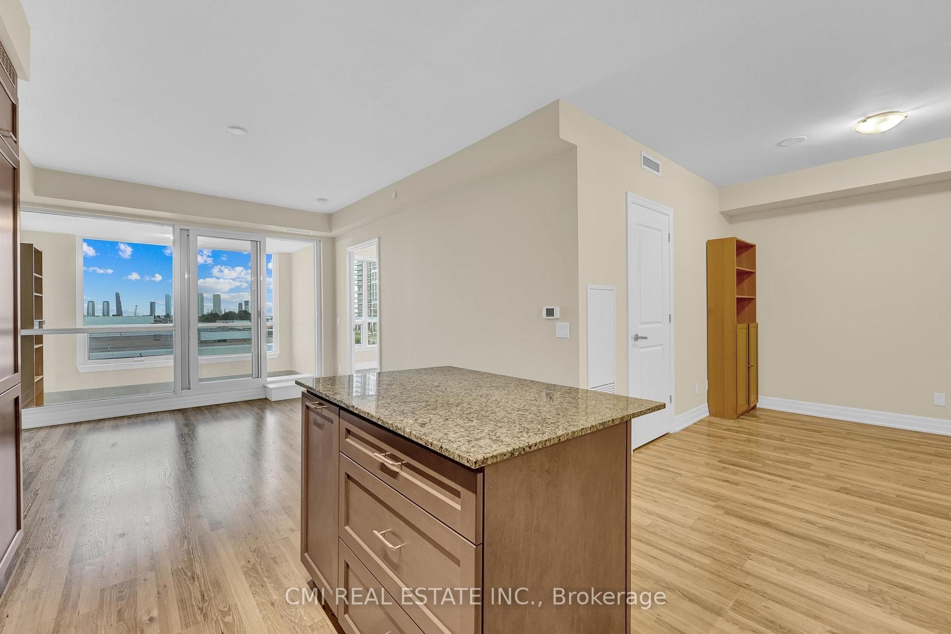 9075 Jane Street Unit 407 photo 14