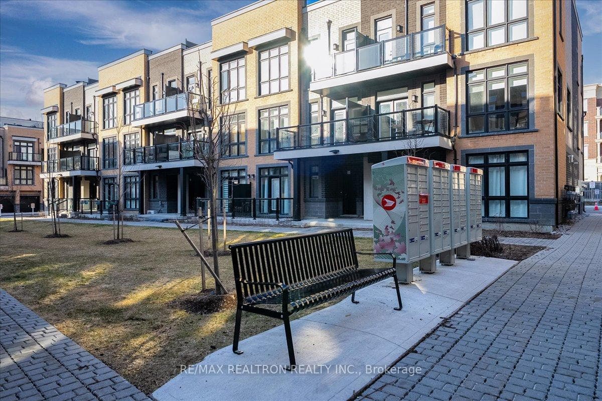 6 Sayers Lane Unit 17 photo 6