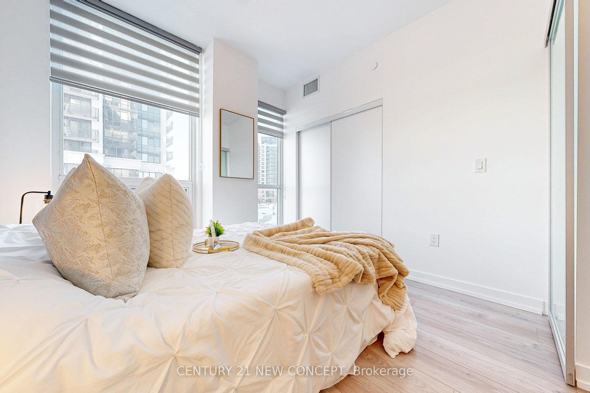10 De Boers Drive Unit 313 photo 9