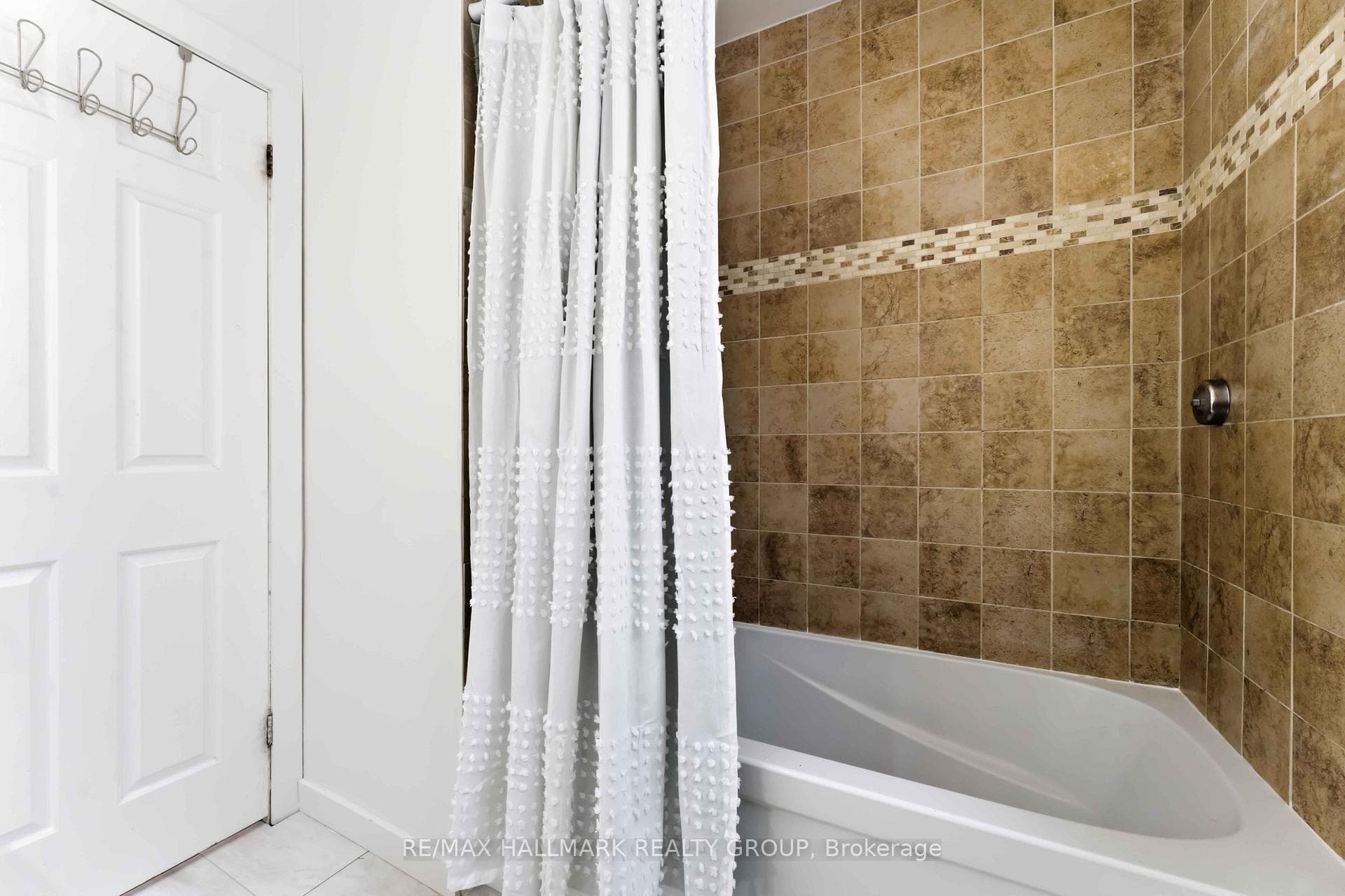 1091 Burgundy Lane photo 26