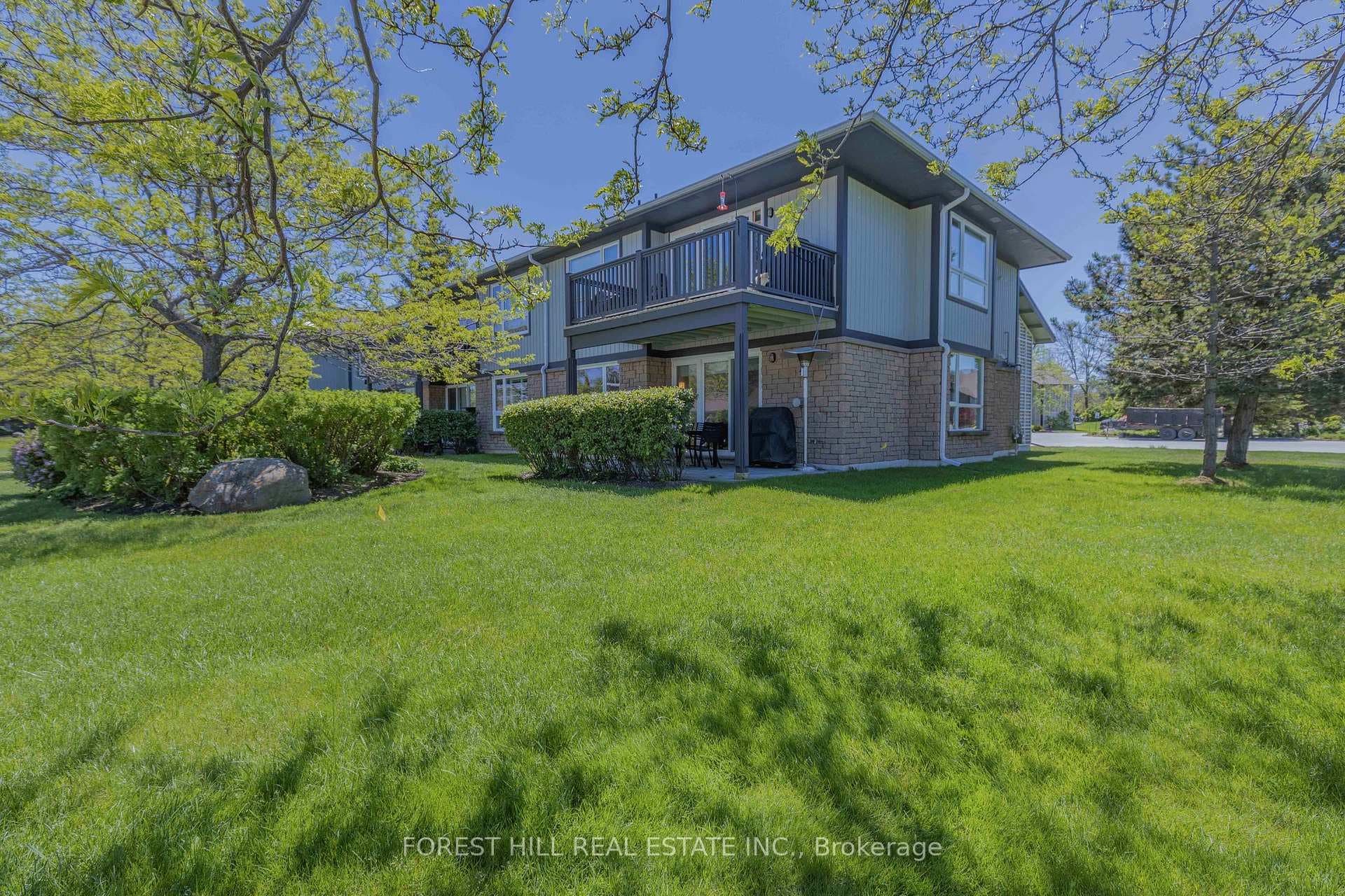 666 Johnston Park Avenue photo 11