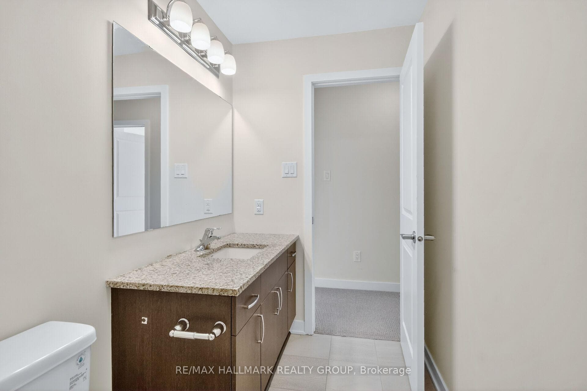 Full bath on upper level
