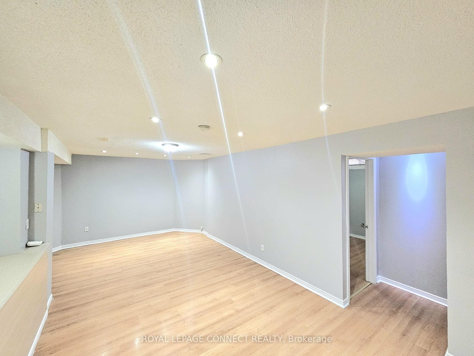267 Stover Crescent photo 5