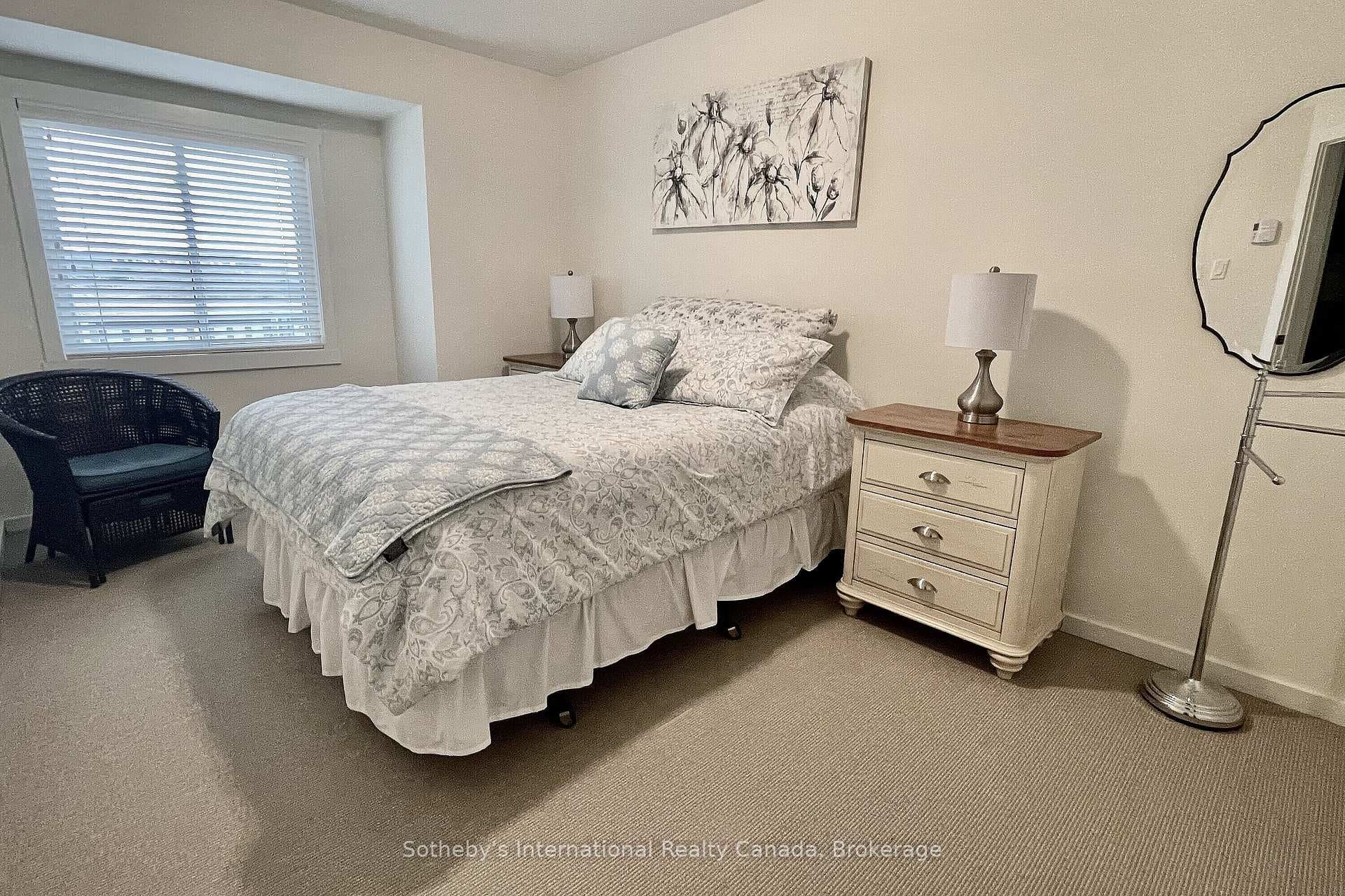 571 OXBOW Crescent photo 21