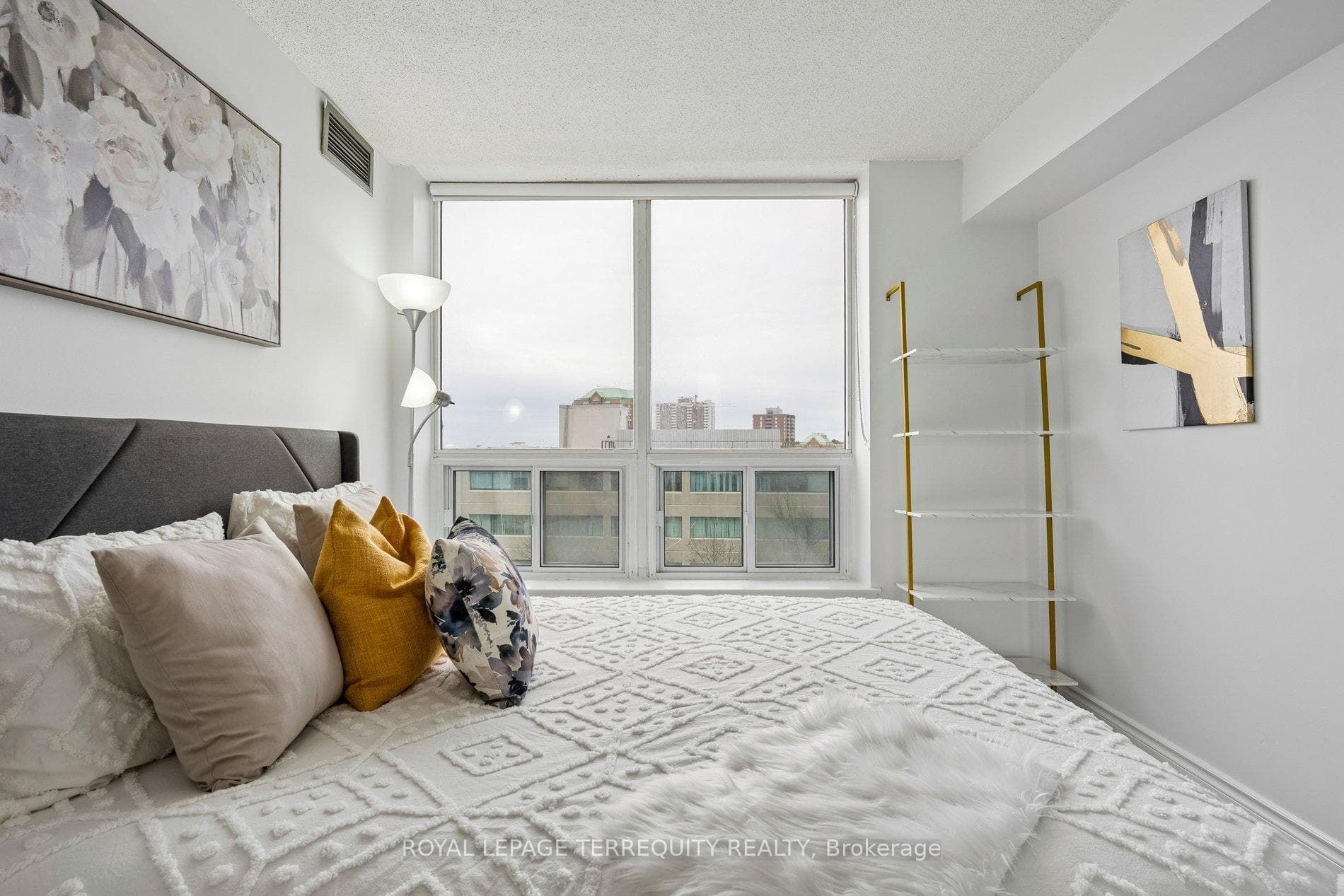 410 Mclevin Avenue Unit 709 photo 27