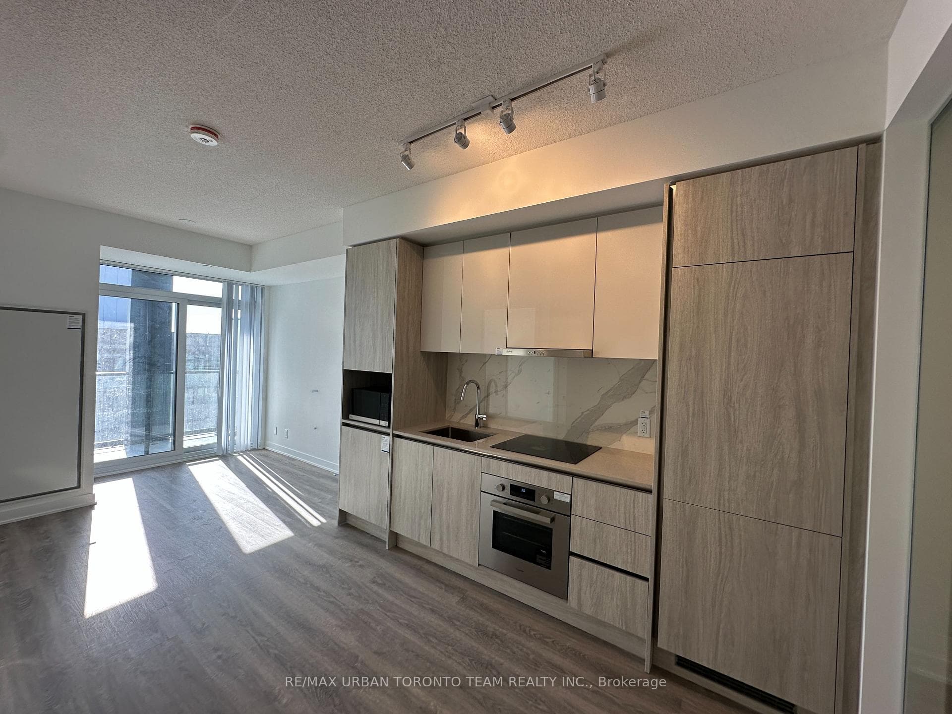 180 Front Street Unit 3607 photo 2