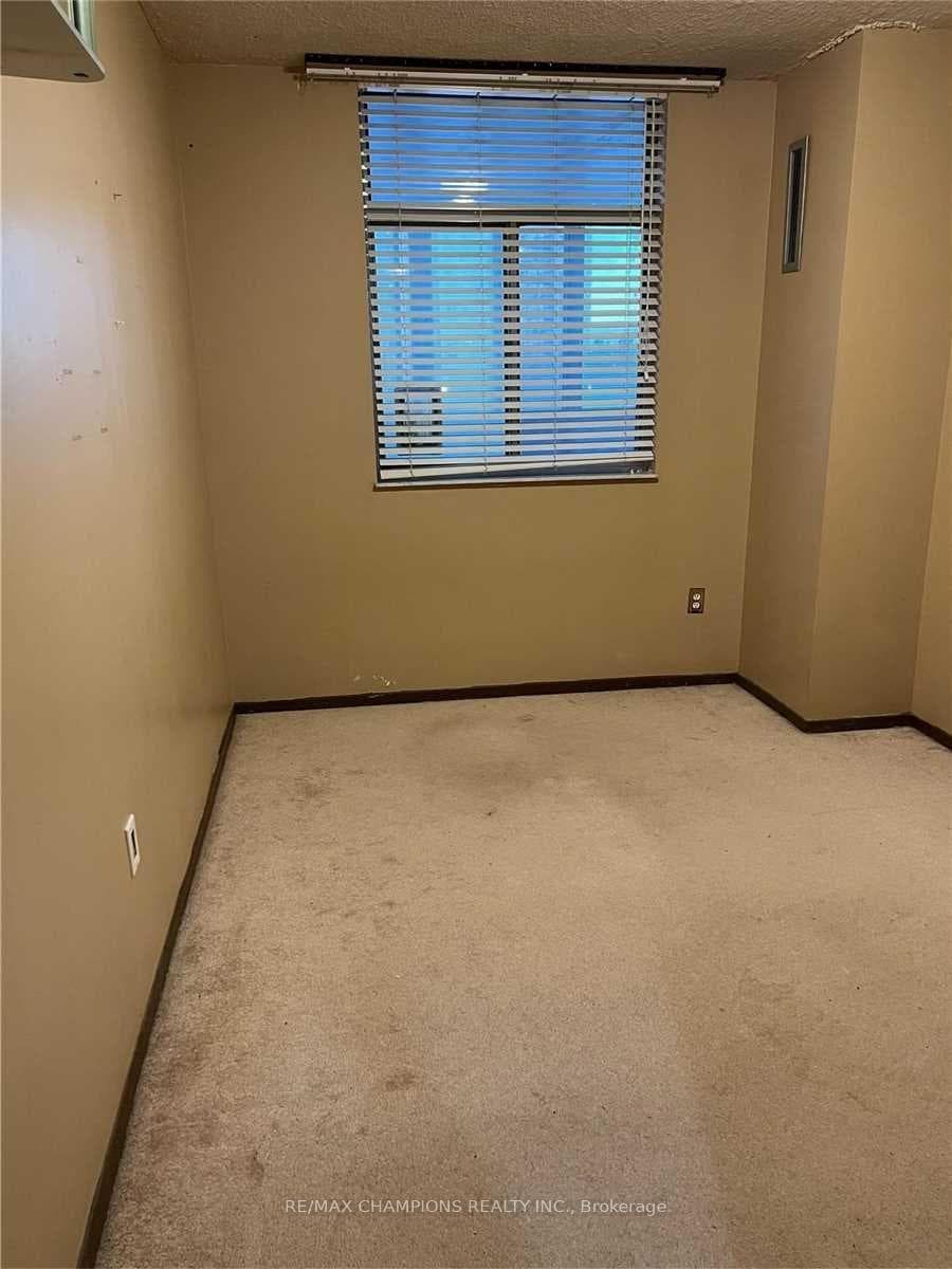 1275 Markham Road Unit 603 photo 10