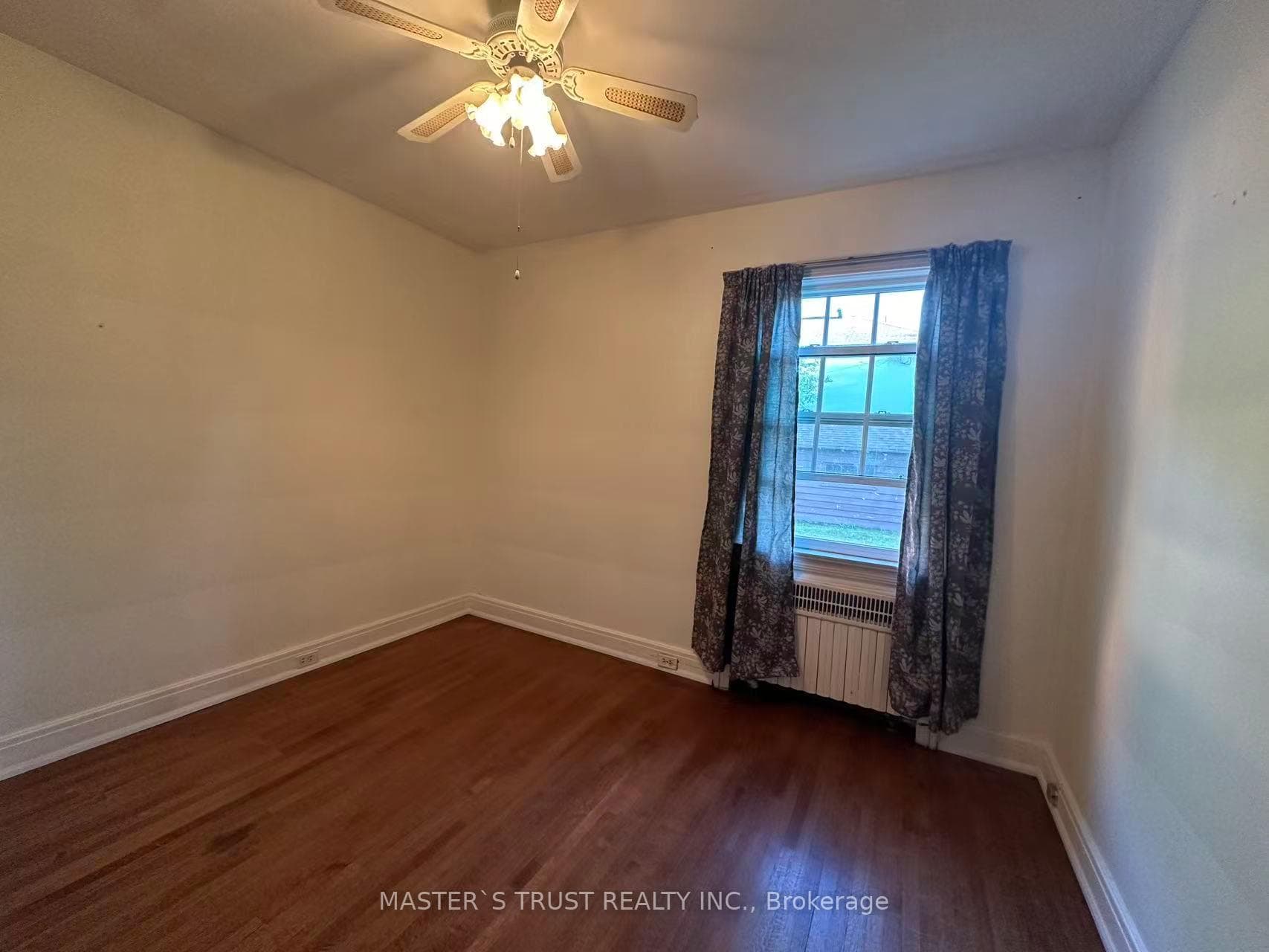 389 Lawrence Avenue photo 25