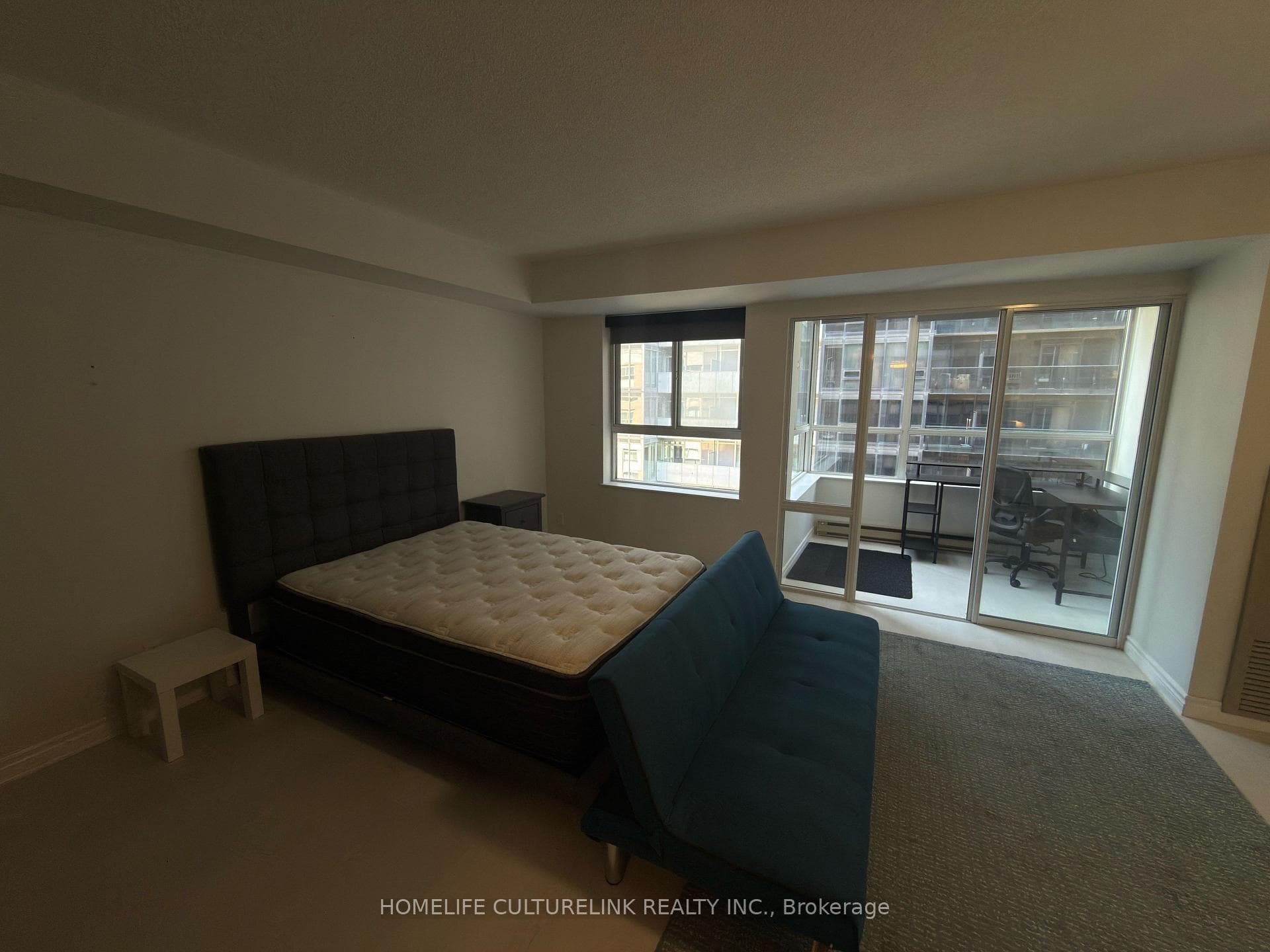 711 Bay Street Unit 1712 photo 5