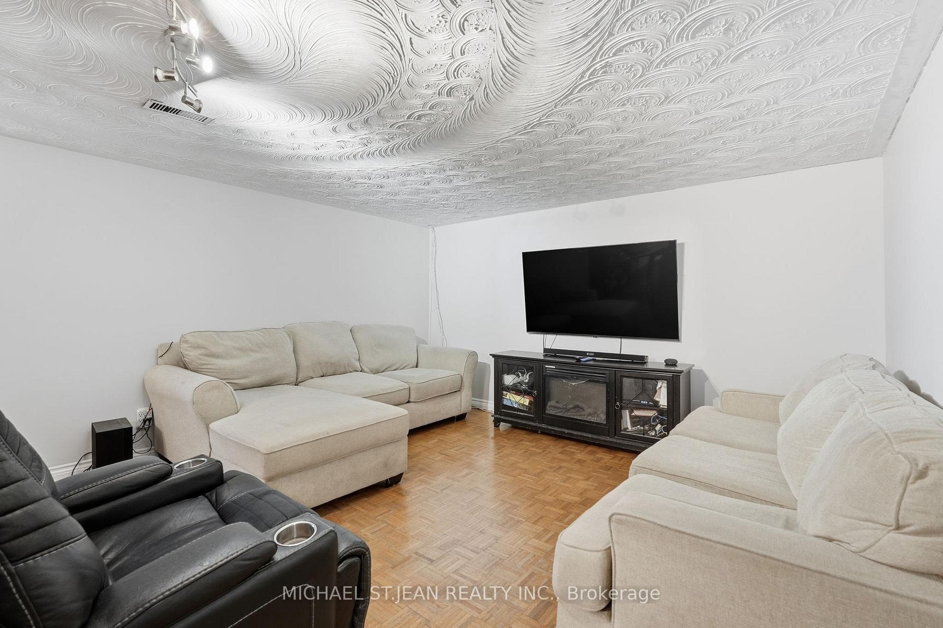 20 Nelligan Place photo 36