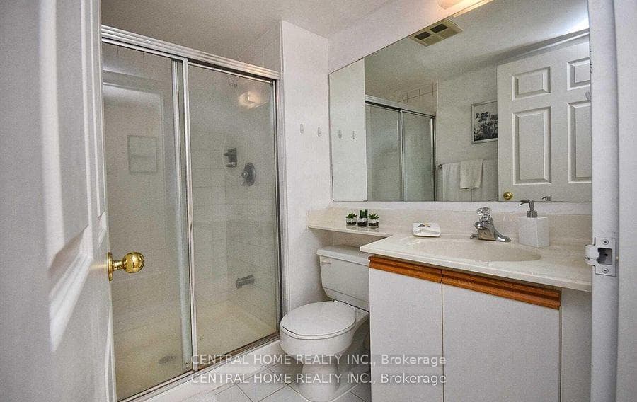 7825 Bayview Avenue Unit 502 photo 18