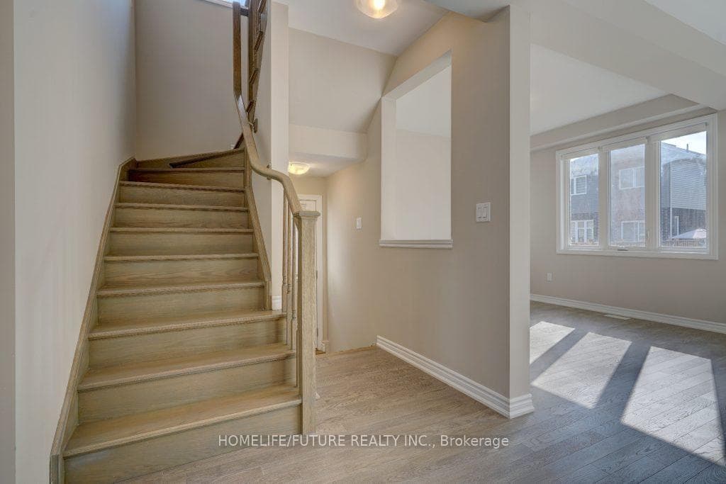 243 Bethune Avenue photo 6