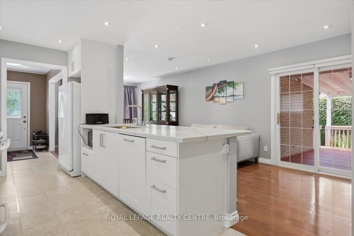2555 Windjammer Road photo 17