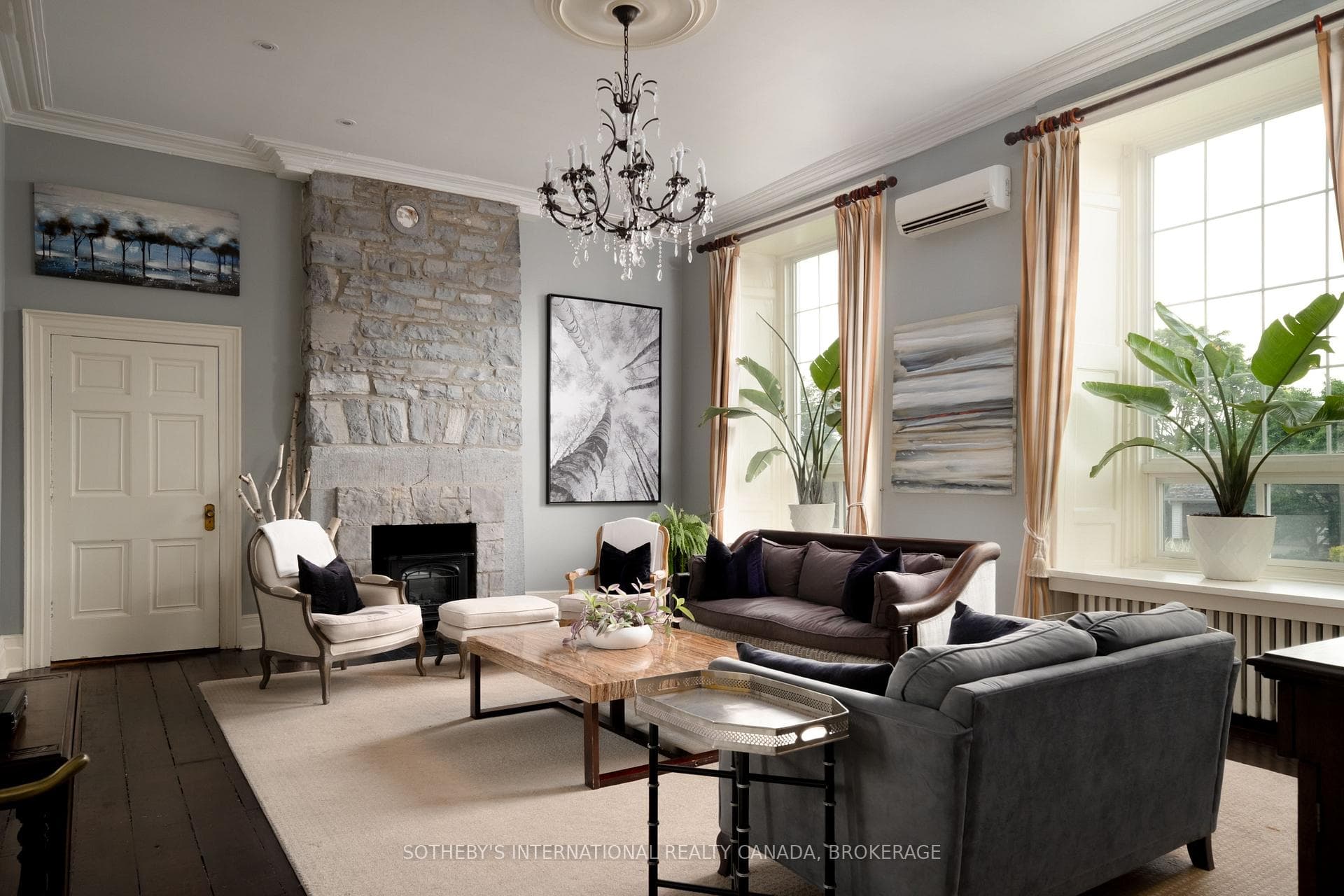 Whitney Suite