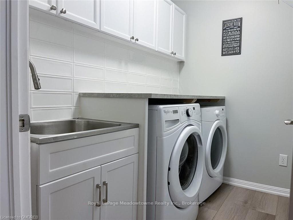 Convenient 2nd floor laundry