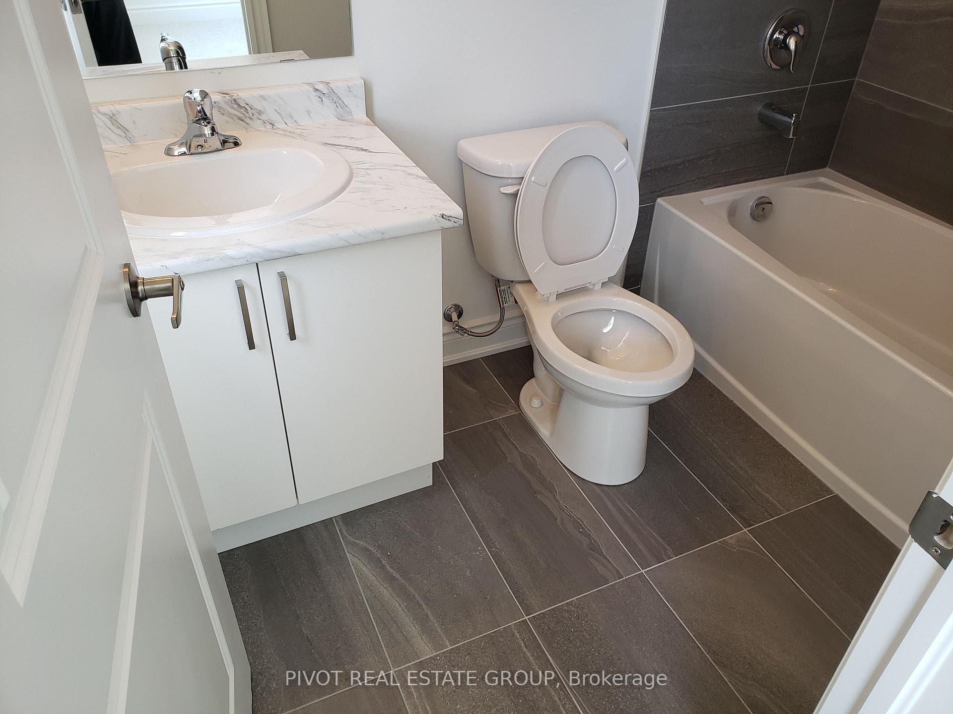 129 Wraggs Road photo 31