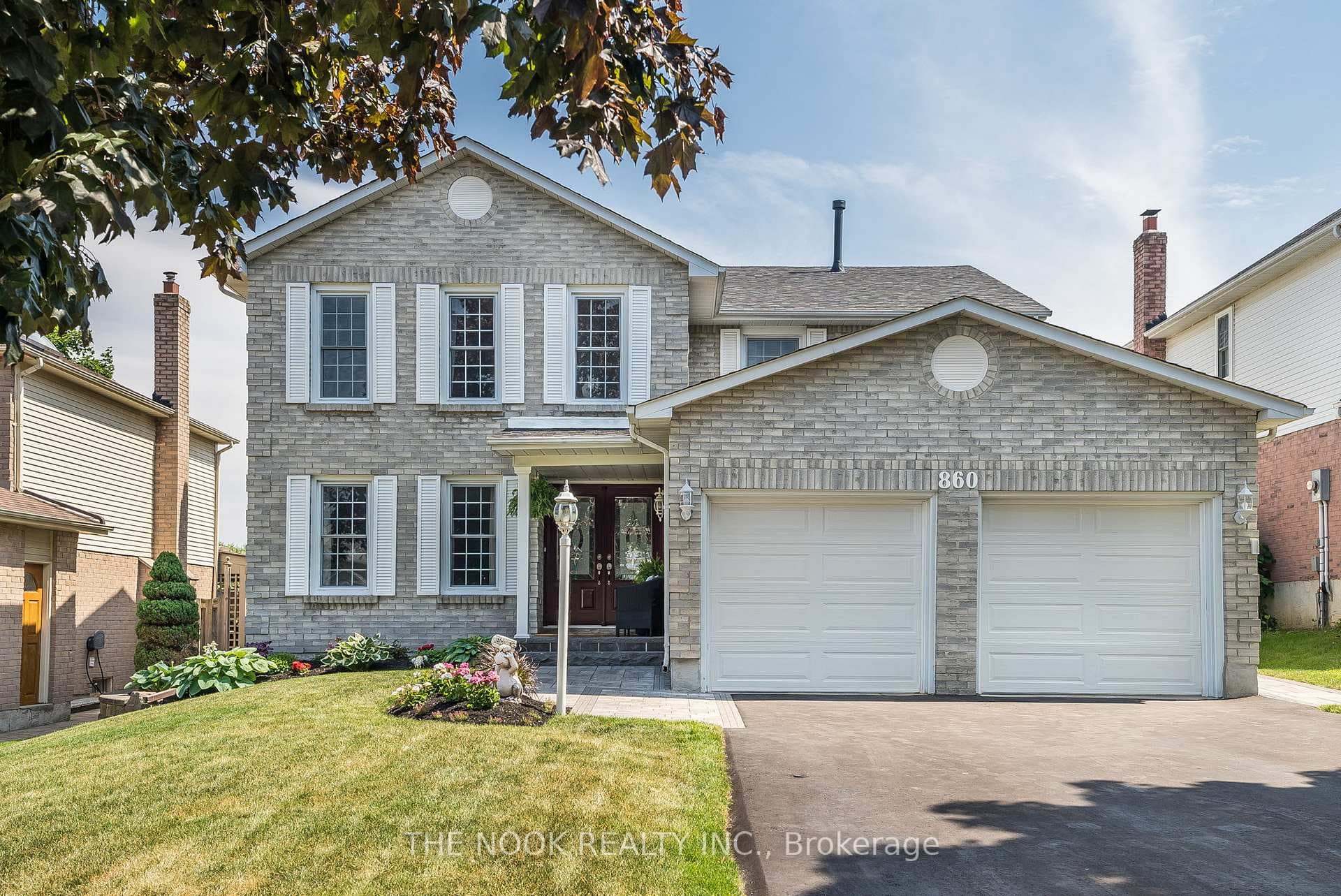 Just move in and call this HOME!