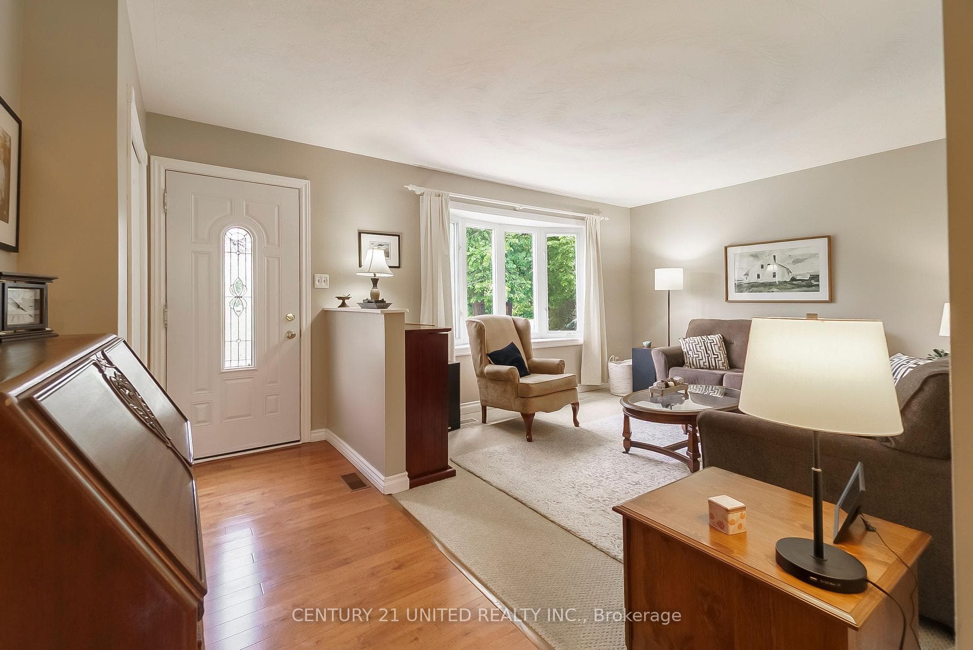 696 Skyline Road photo 4