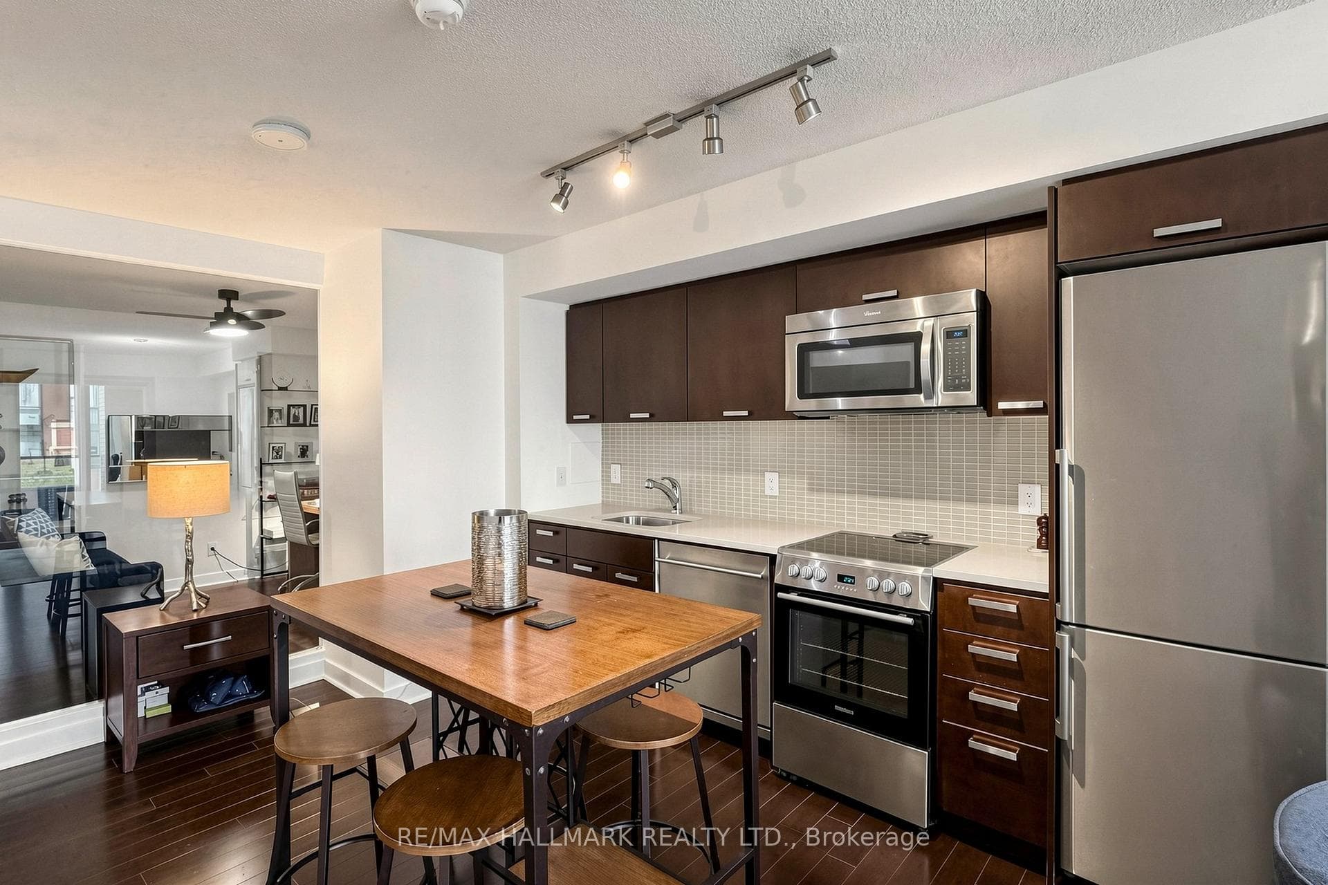 295 Adelaide Street Unit 313 photo 12
