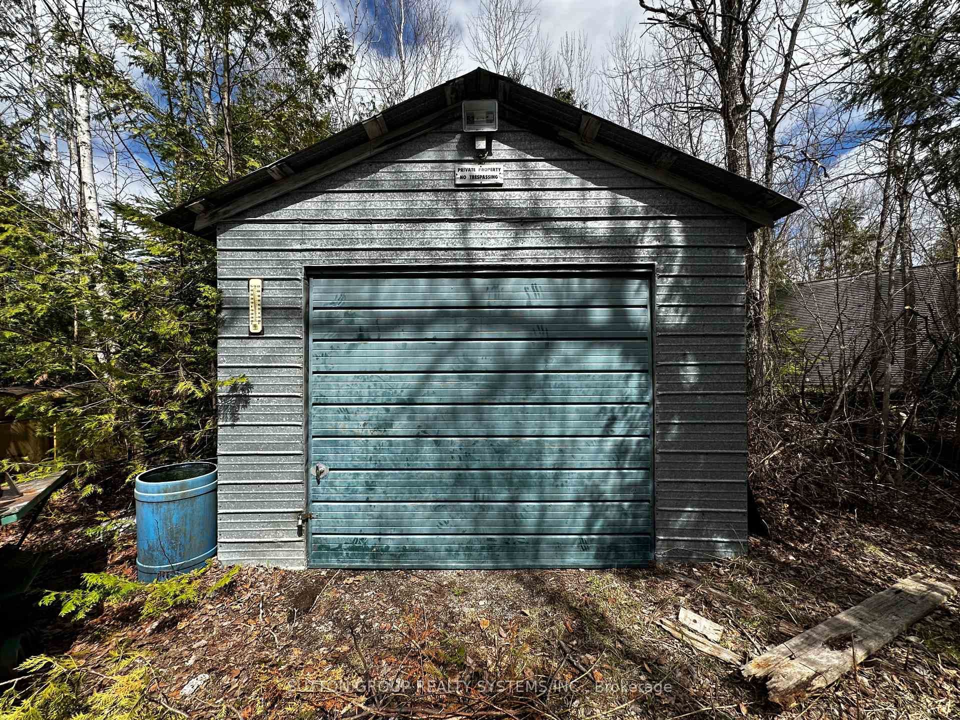 110 11th Line South Road photo 9