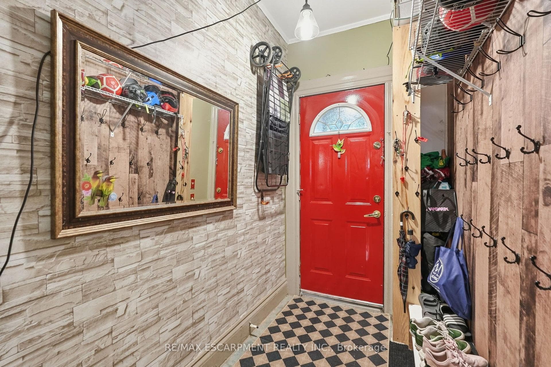 182 Cavell Avenue photo 5