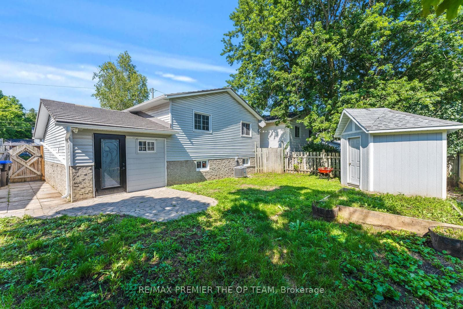49 Boyne Crescent photo 35