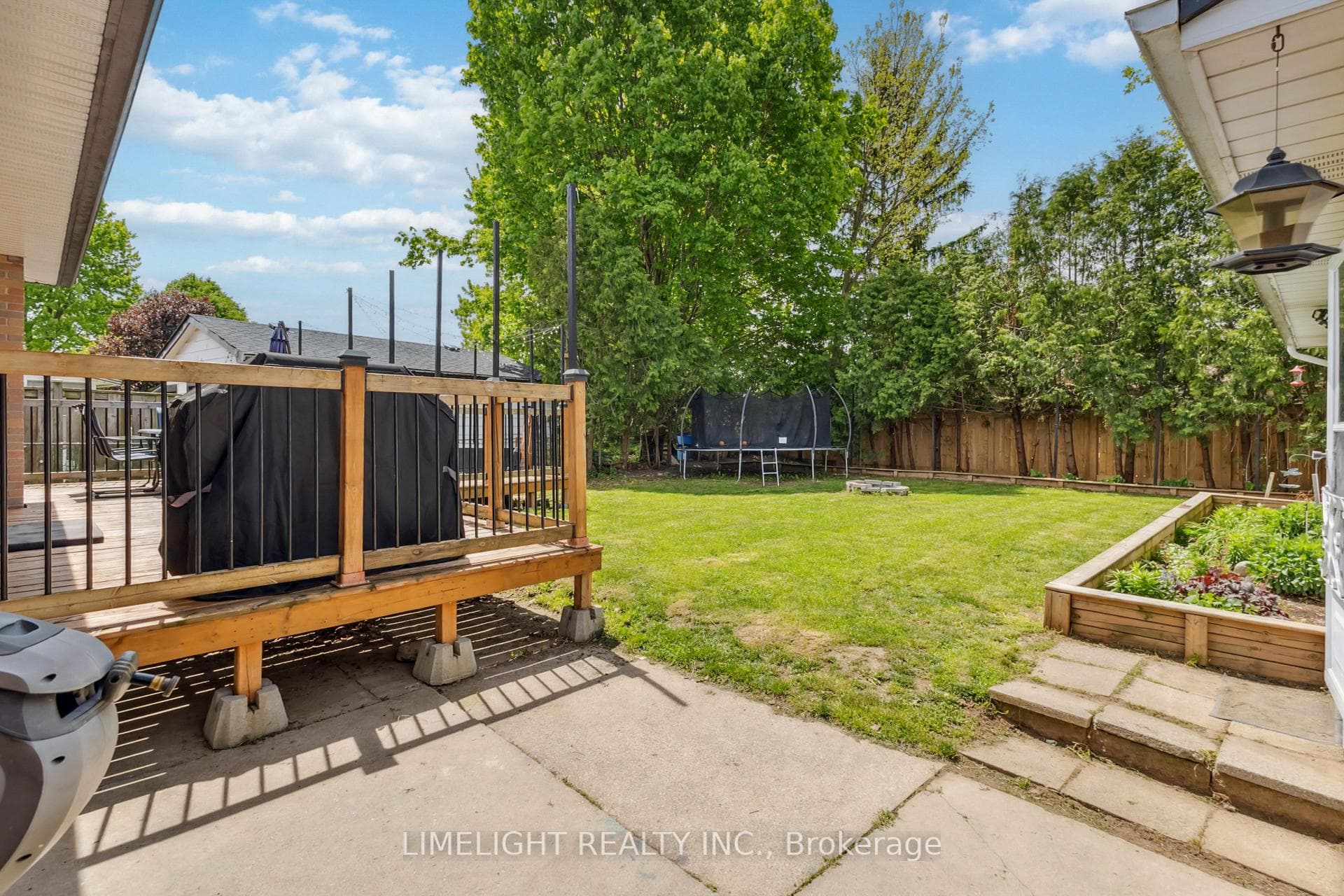 15 Oneida Road photo 34