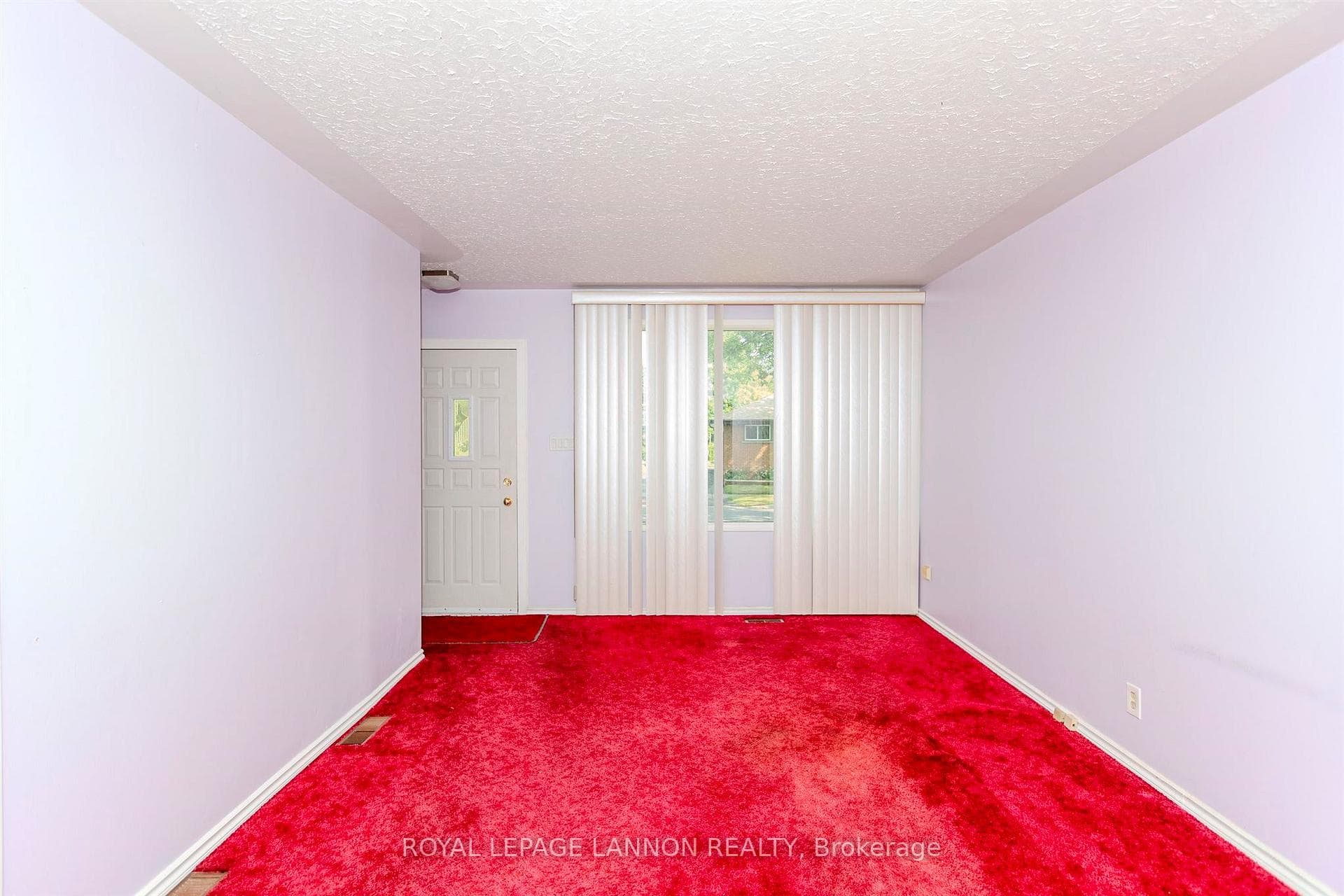 425 Queen Street photo 5