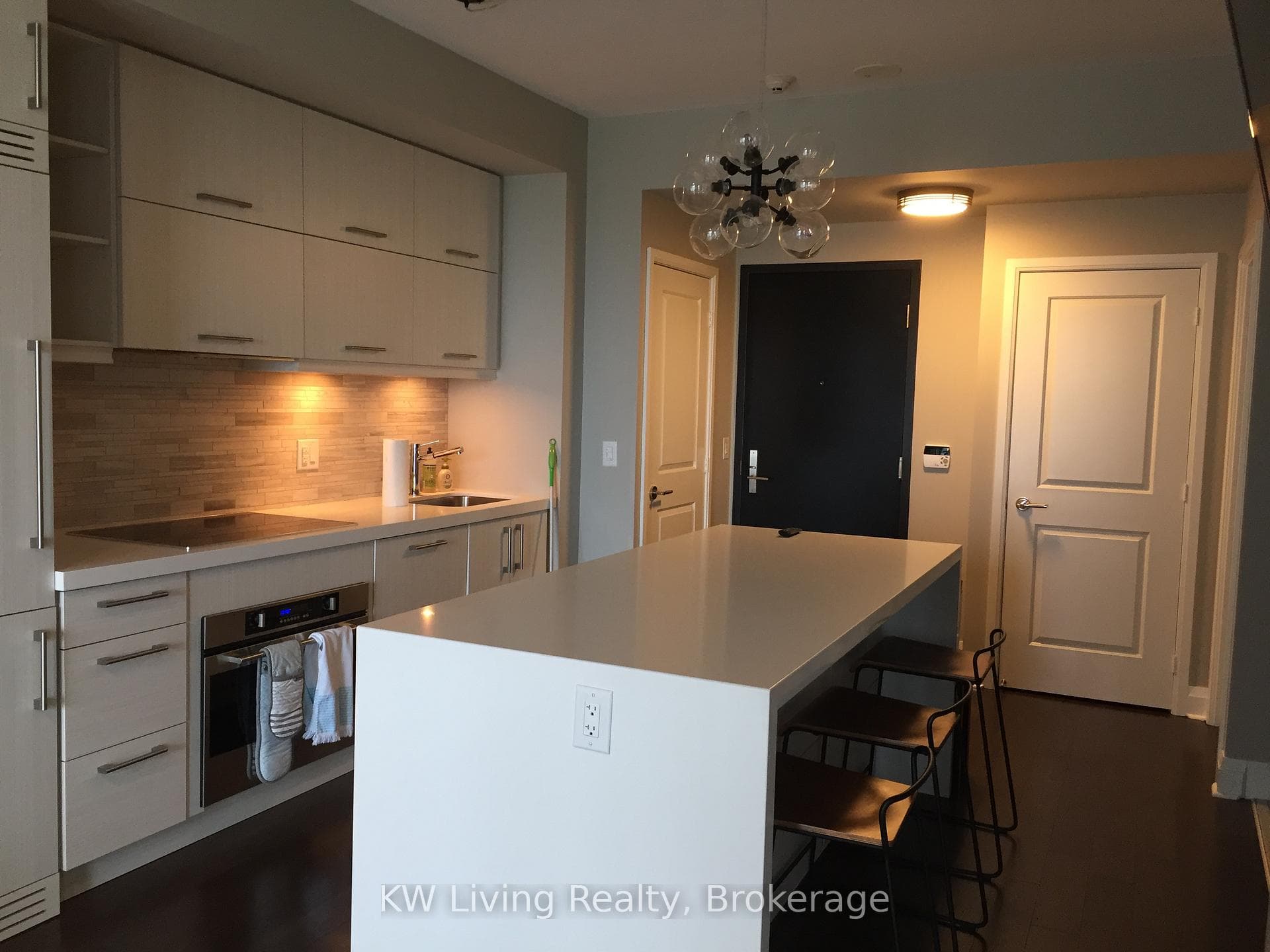 1080 Bay Street Unit 1706 photo 5