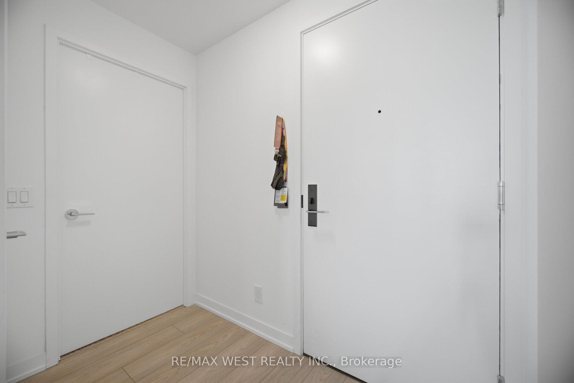 285 Dufferin Street Unit 312 photo 27