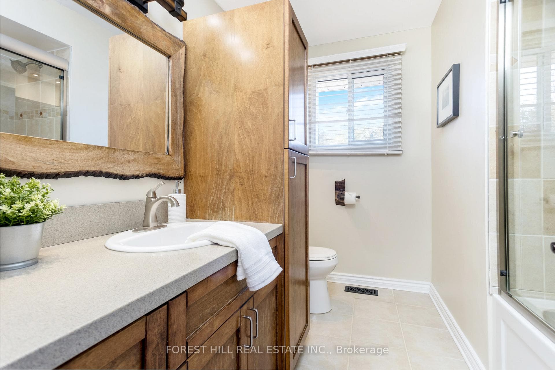 1209 Valens Road photo 17