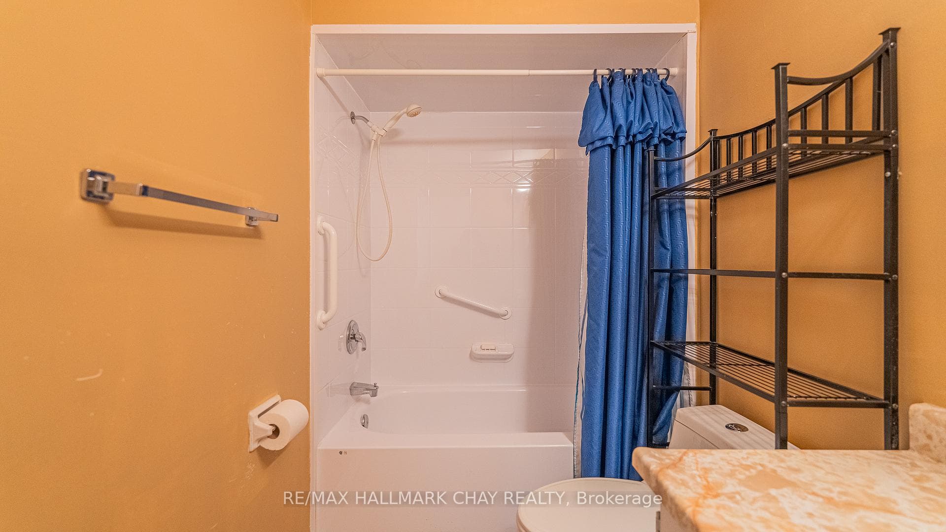 22 Rowe Court photo 21