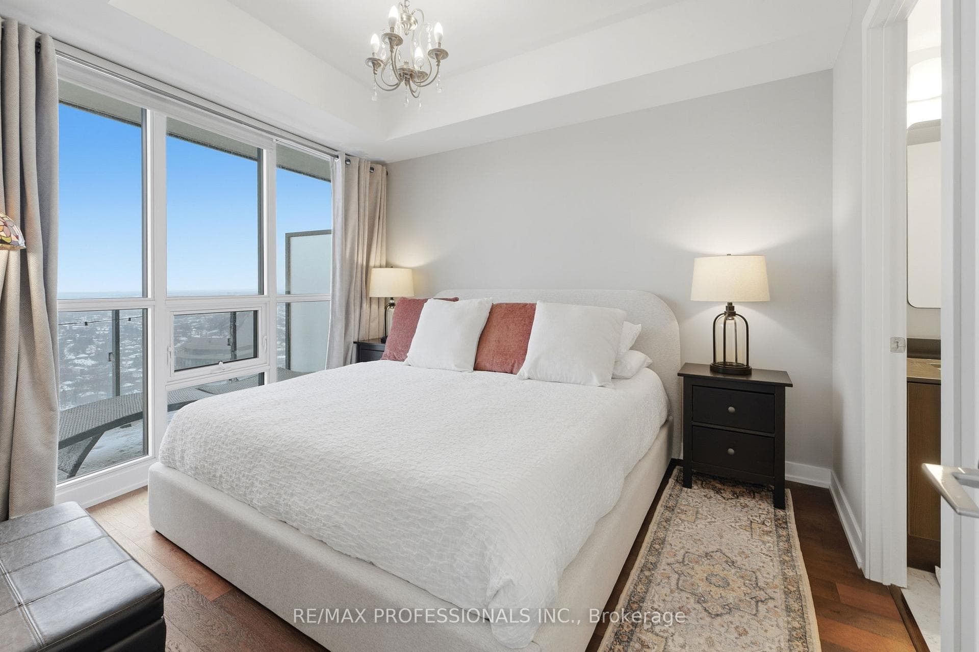 Large Primary Bedroom w/Lake View