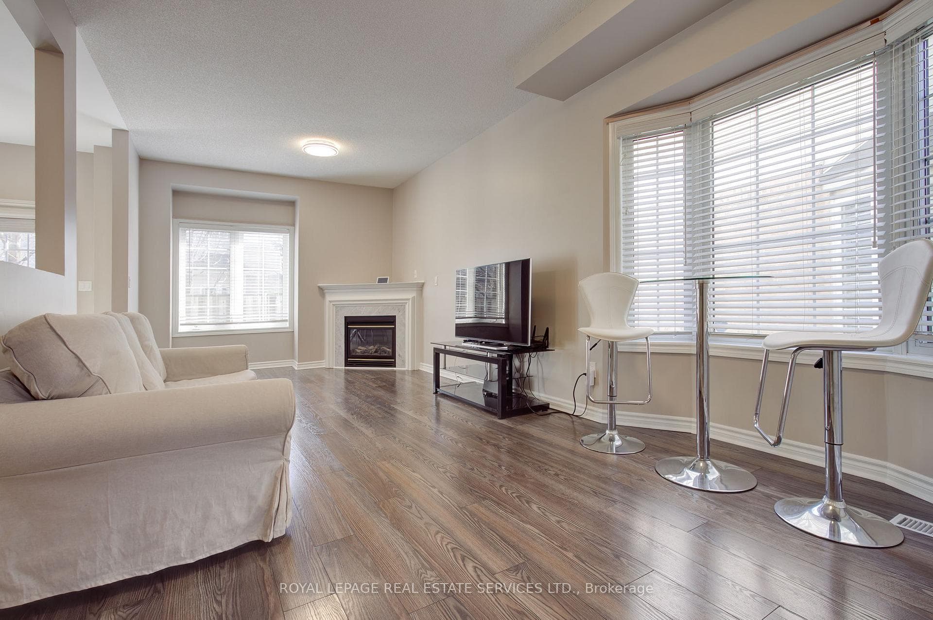1375 Stephenson Drive Unit 16 photo 4