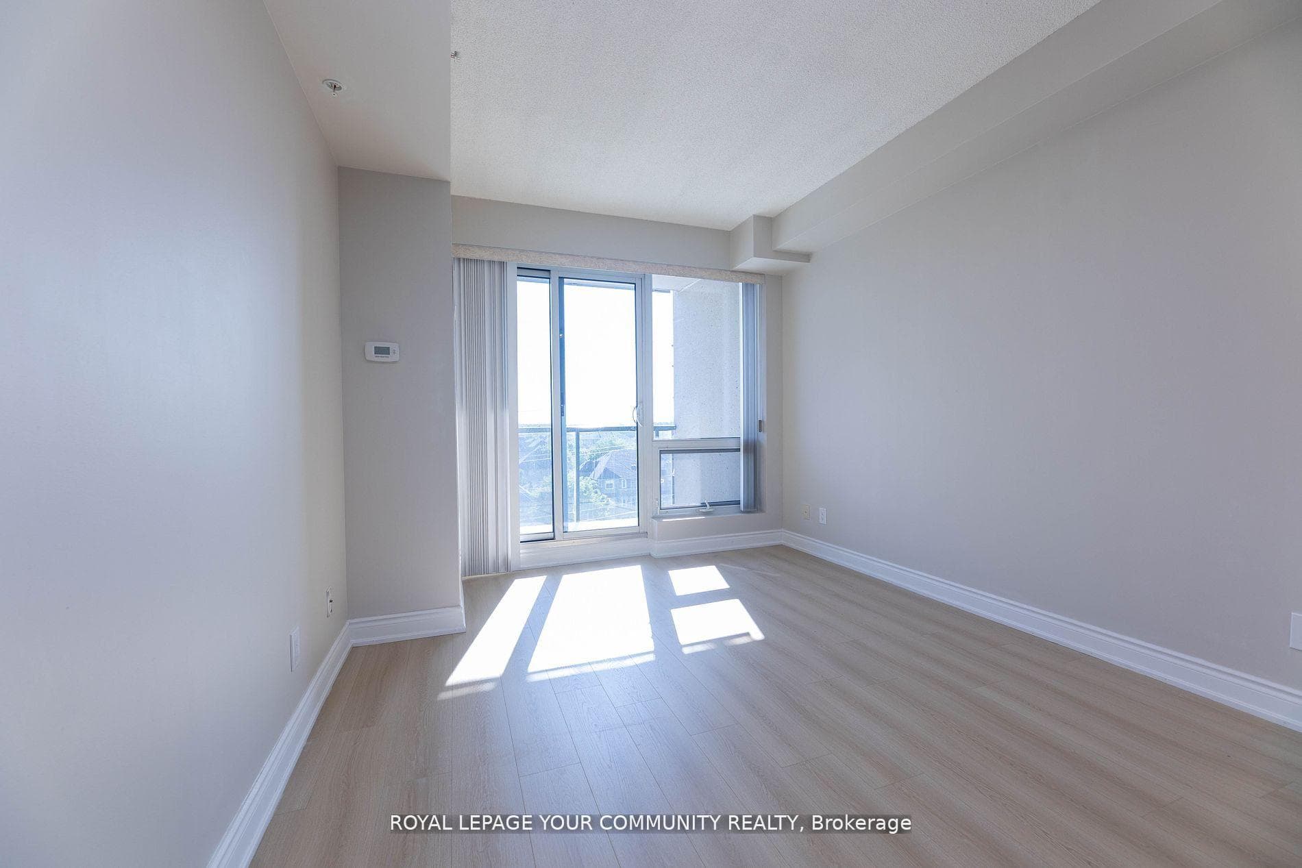 9090 Yonge Street Unit 607 photo 32